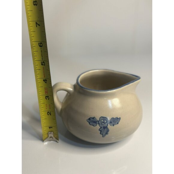 VTG Pfaltzgraff Yorktowne Stoneware Pitcher Gravy Boat 4" - Blue Floral Pattern - Picture 6 of 6